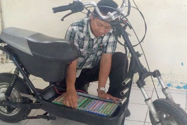 Hebat, Guru SMK Muhammadiyah 2 Cepu Manfaatkan Baterai Laptop Bekas untuk Motor Listrik